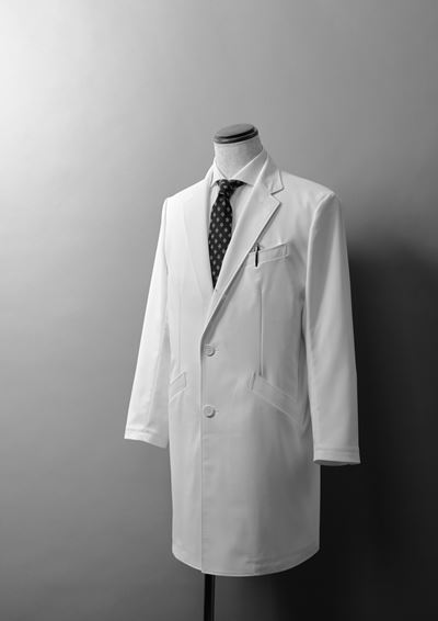 【BON UNI】白衣などのブランド「SAKURA Lab」表紙ビジュアル